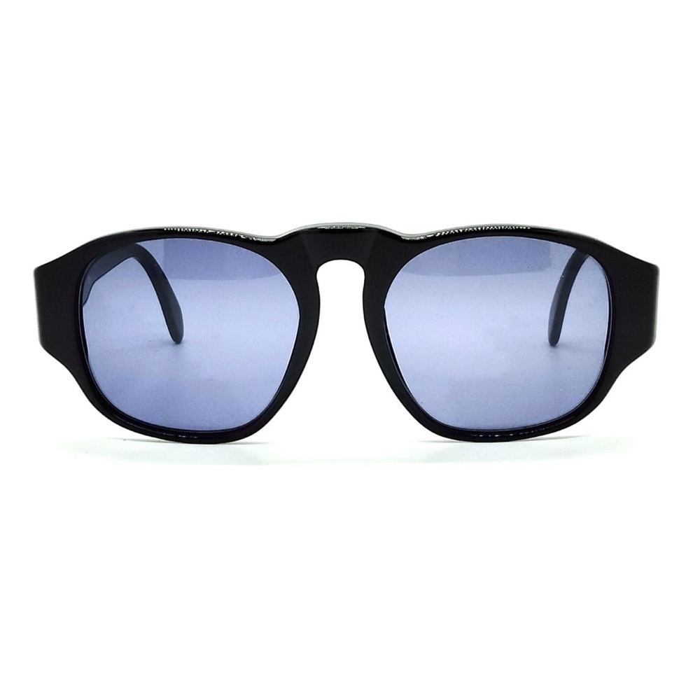 CHANEL Black and Gold Sunglasses with Oversized Frame - Picture 2 of 9